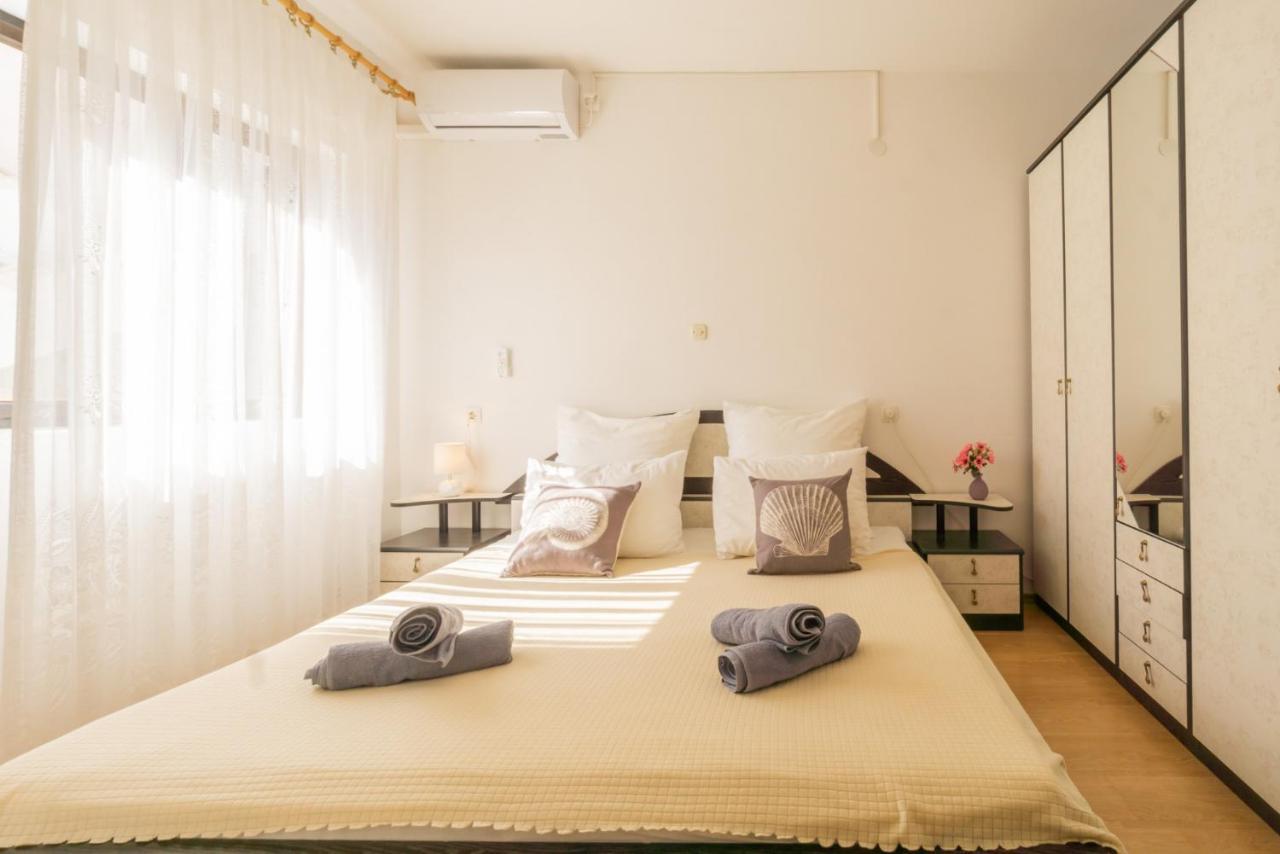 Apartment And Room Bacic Метайна Экстерьер фото