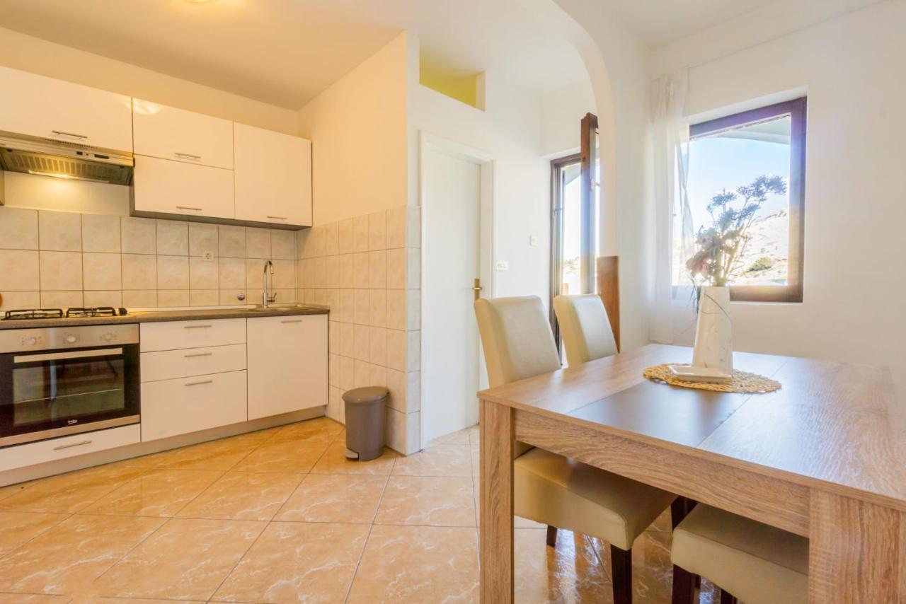 Apartment And Room Bacic Метайна Экстерьер фото