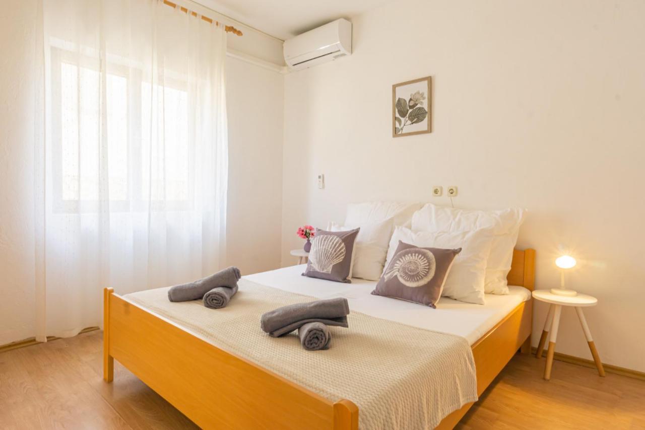 Apartment And Room Bacic Метайна Экстерьер фото